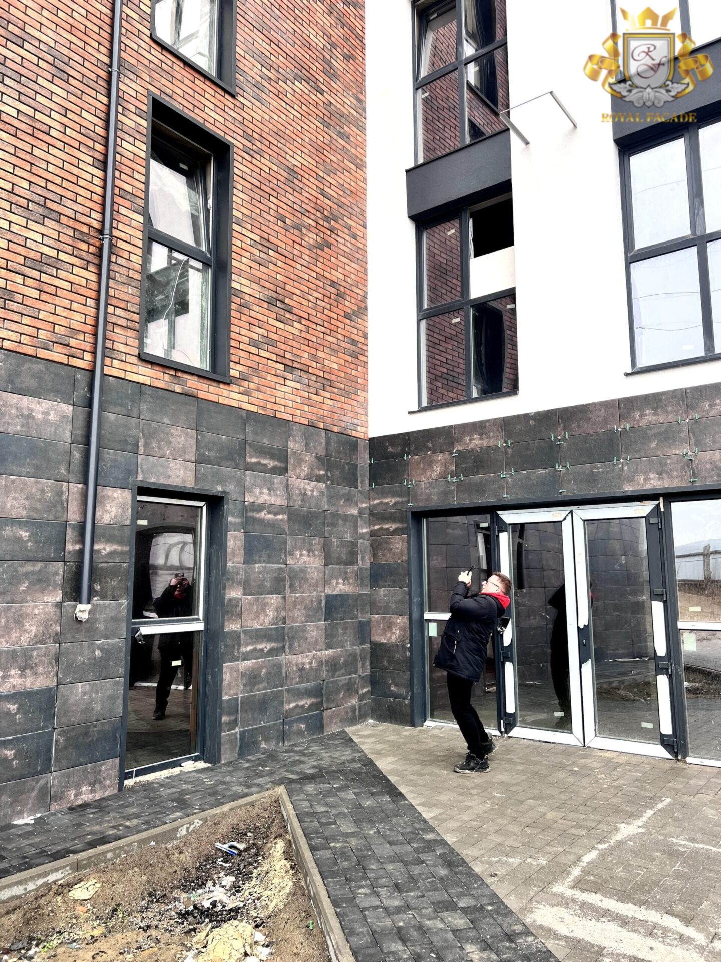 Elewacja osiedla Amsterdam w Łucku z płytek Scandiano brown Loft brick chili