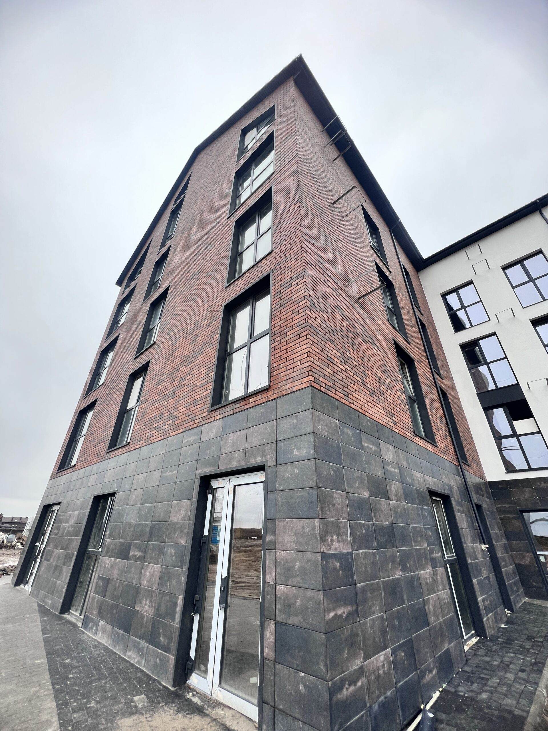 Elewacja ocieplona panelami termicznymi Royal Facade w Łucku