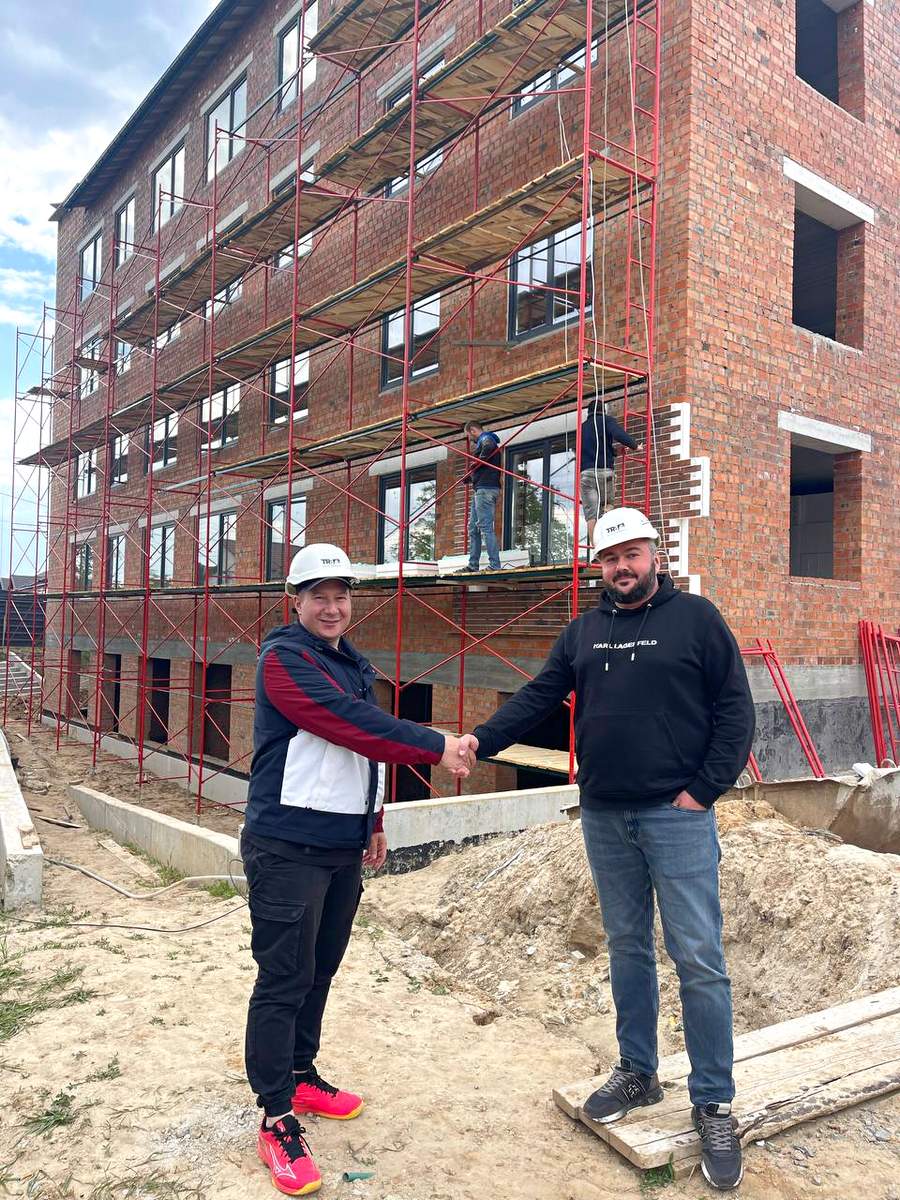 Royal Facade representative at the construction of RC Milange