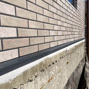 Prace elewacyjne z klinkierowymi płytami termicznymi Royal Facade