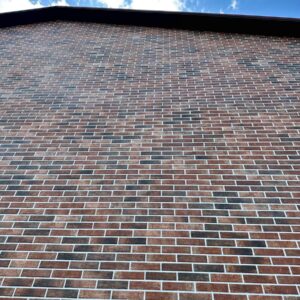 Fațadă de birouri cu panouri termice Loft Brick Chile