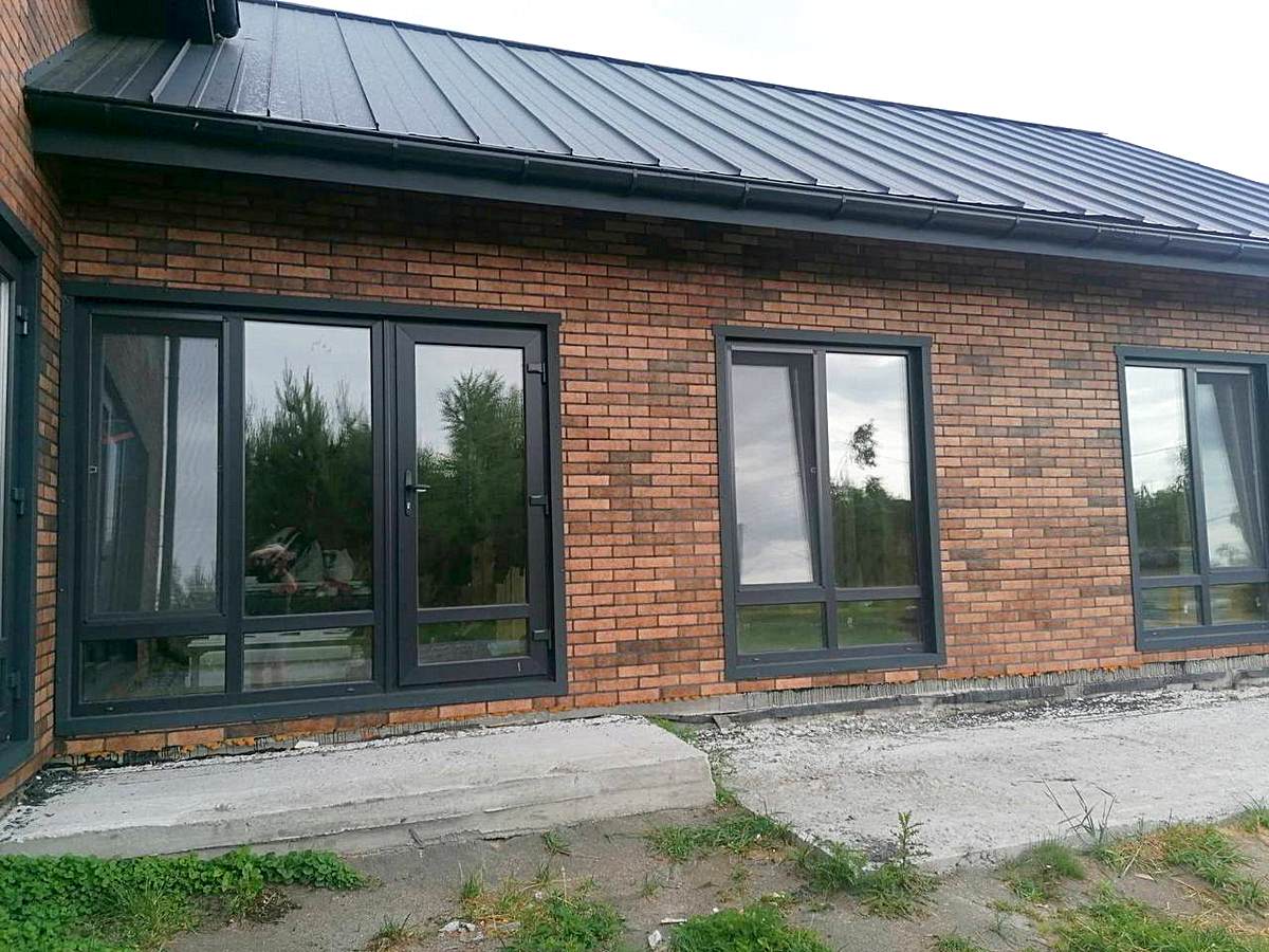 Facade of a house in Khmelnytskyi with clinker thermal panels