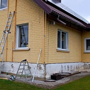 Pregătirea fațadei pentru instalarea de panouri termice în Kaunas, Lituania