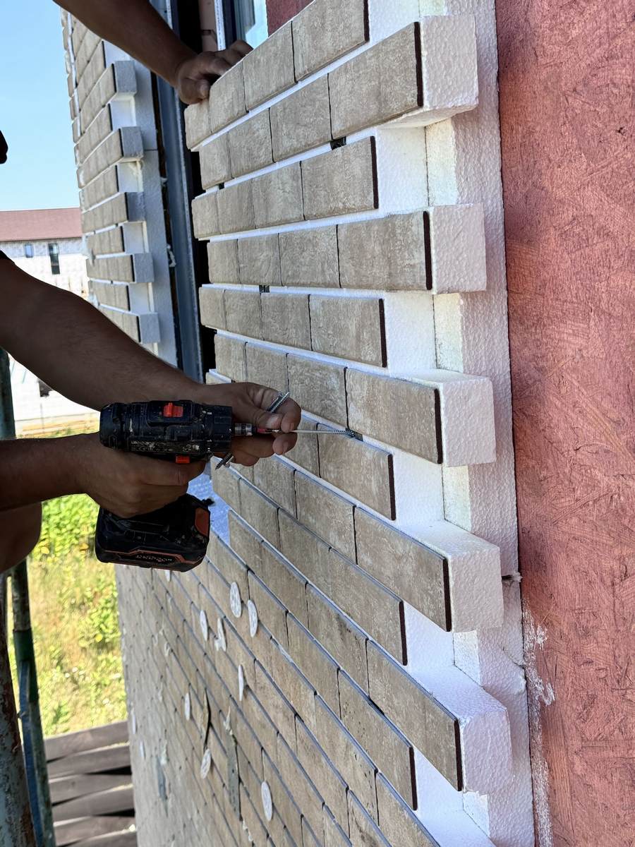 Izolacja domu płytkami LOFT BRICK SALT