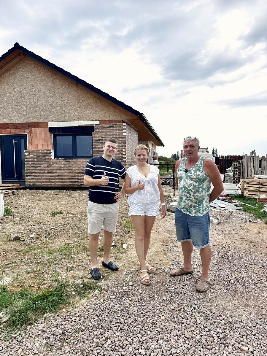 Insulation with thermal panels with expanded polystyrene and tiles