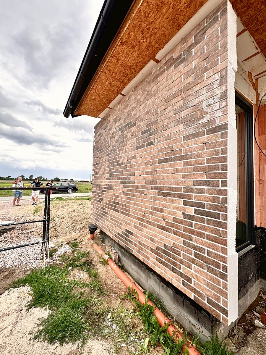 Completed facade with insulation in the Czech Republic