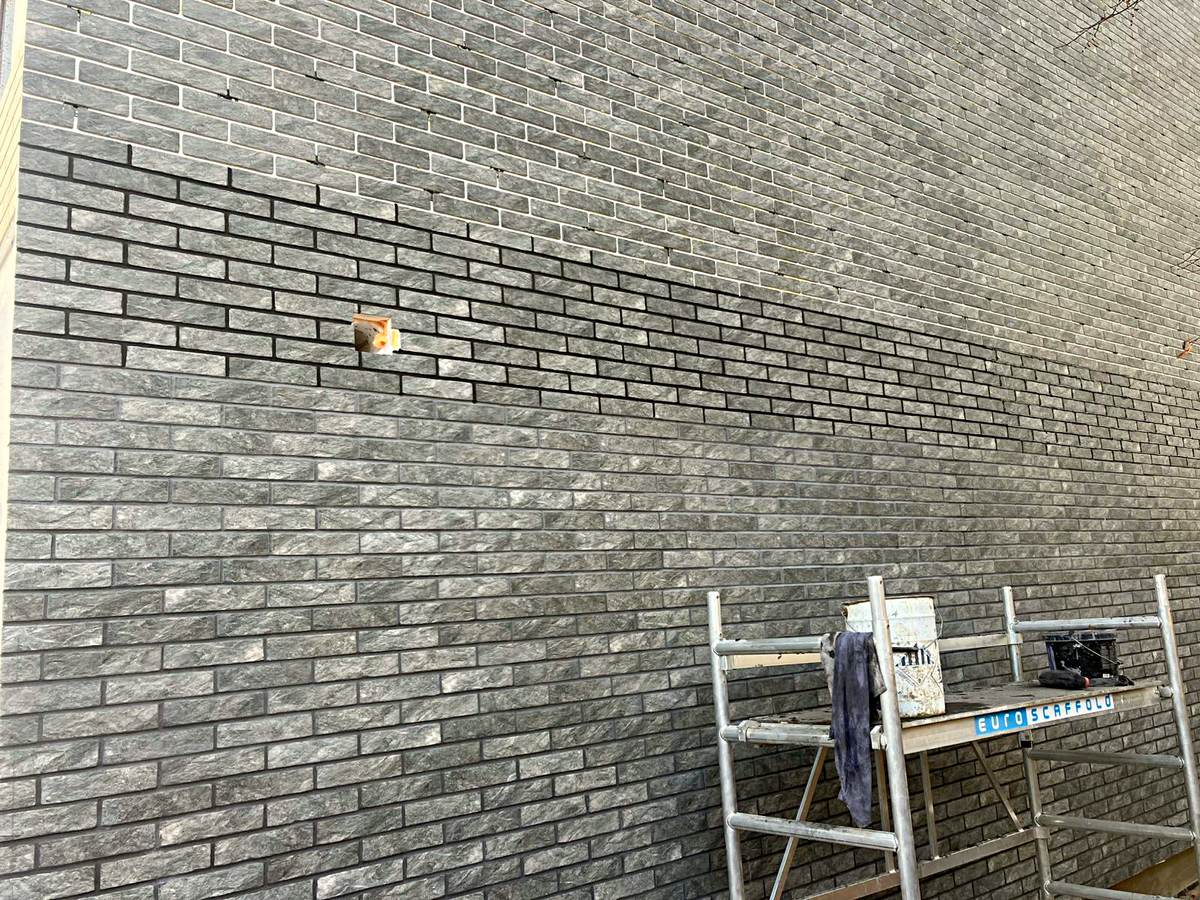 Rezultatul izolării cu plăci ceramice London Anthracite