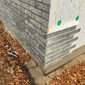 Izolarea fațadei cu panouri termice și plăci ceramice