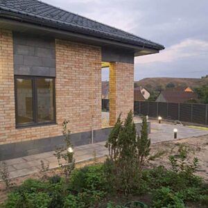 Efekt ocieplenia elewacji płytkami Cerrad Piatto Sand