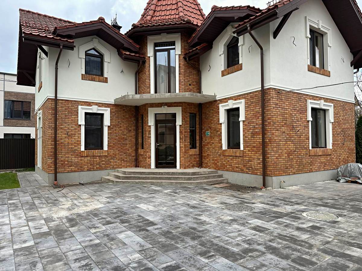 Izolarea fațadei cu panouri termice Royal Facade