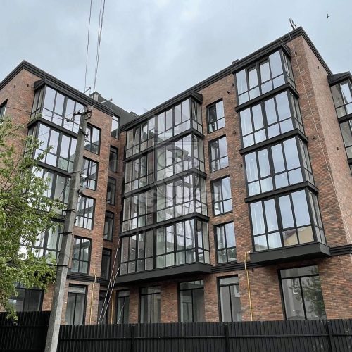 Hausfassade mit Thermopaneelen ROYAL FACADE