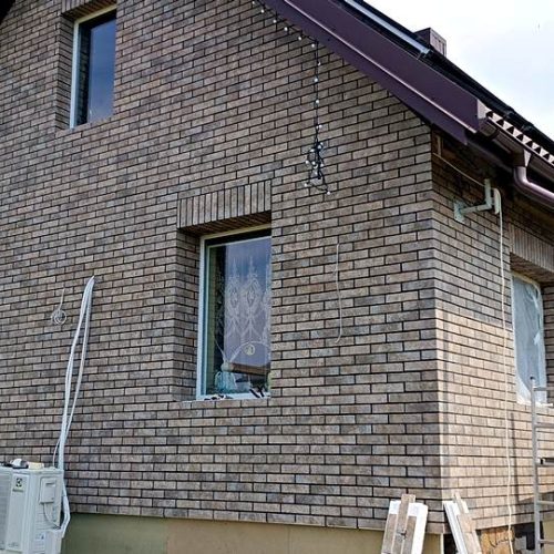 Energieeffiziente Fassade mit Thermopaneelen Baker Street Beige in Kaunas