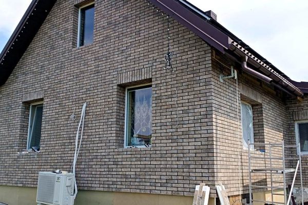 Energy-efficient facade with Baker Street Beige thermal panels in Kaunas